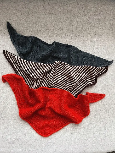 The Sigrid Scarf imgi 38 1596E8F0 CF04 48C4 8908 DD572CBCEC5B medium2 fire naturale de crosetat